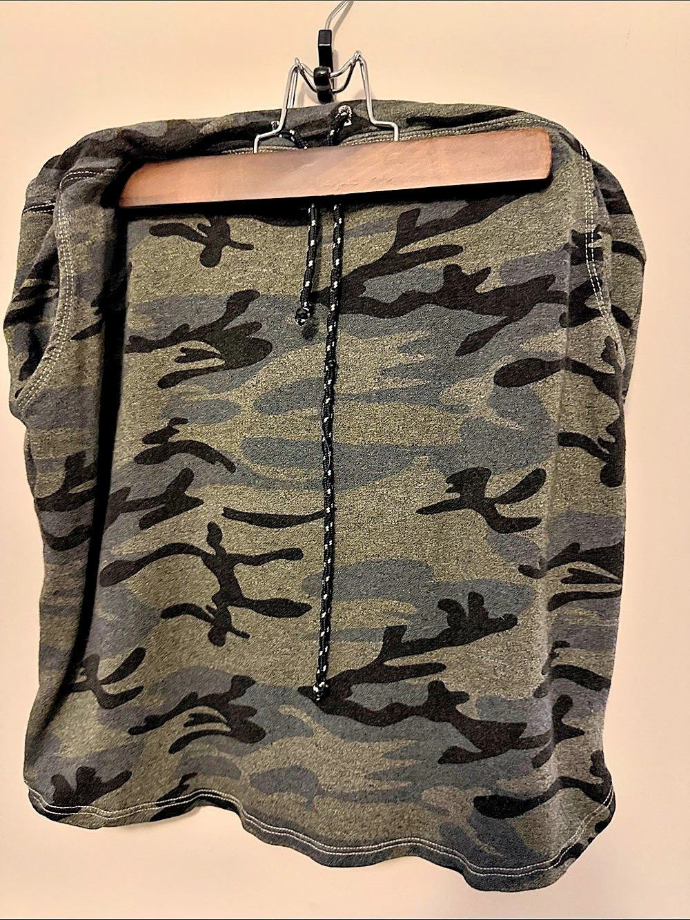 Sundry Camo Mini Skirt in Green & Black Size 1